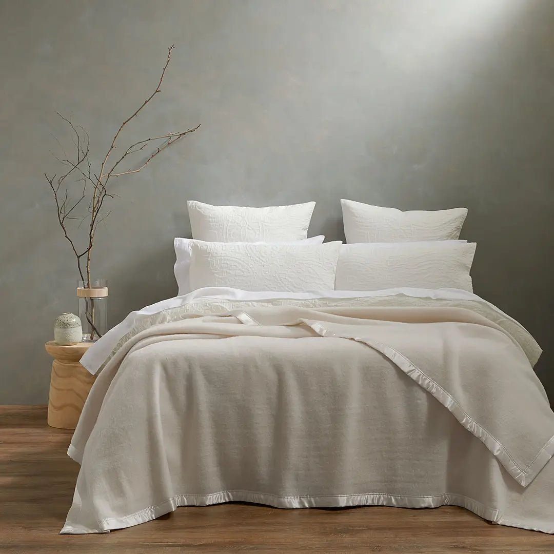 Anthracite Nival™ Cooling Blanket